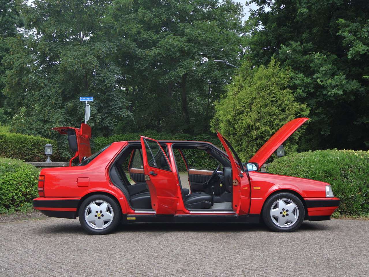 1988 Lancia Thema 8.32 (Rosso Corsa)