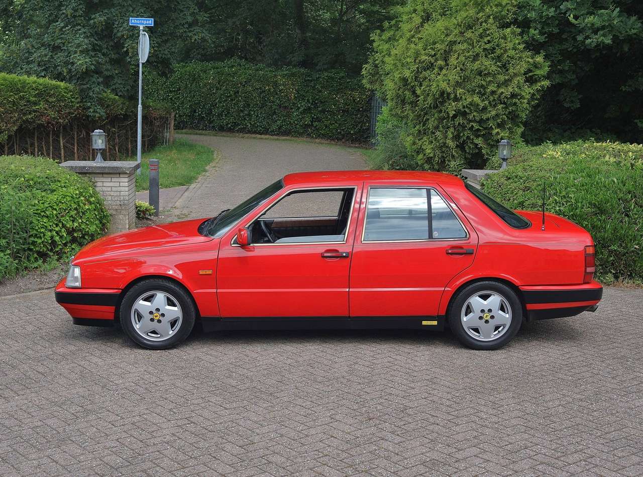 1988 Lancia Thema 8.32 (Rosso Corsa)
