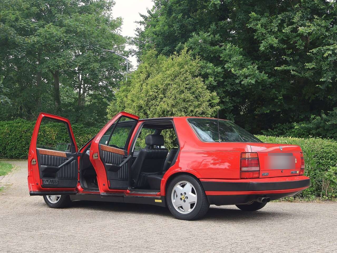 1988 Lancia Thema 8.32 (Rosso Corsa)