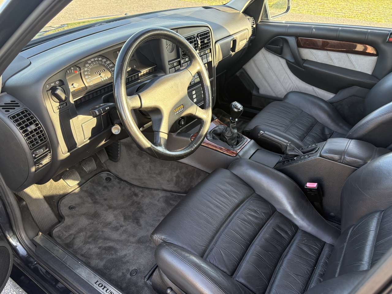 1992 Lotus Omega