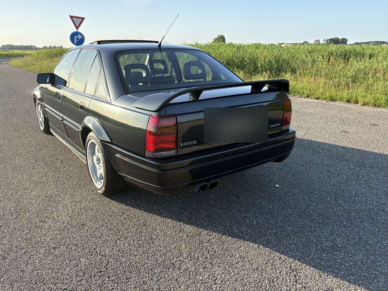 1992 Lotus Omega