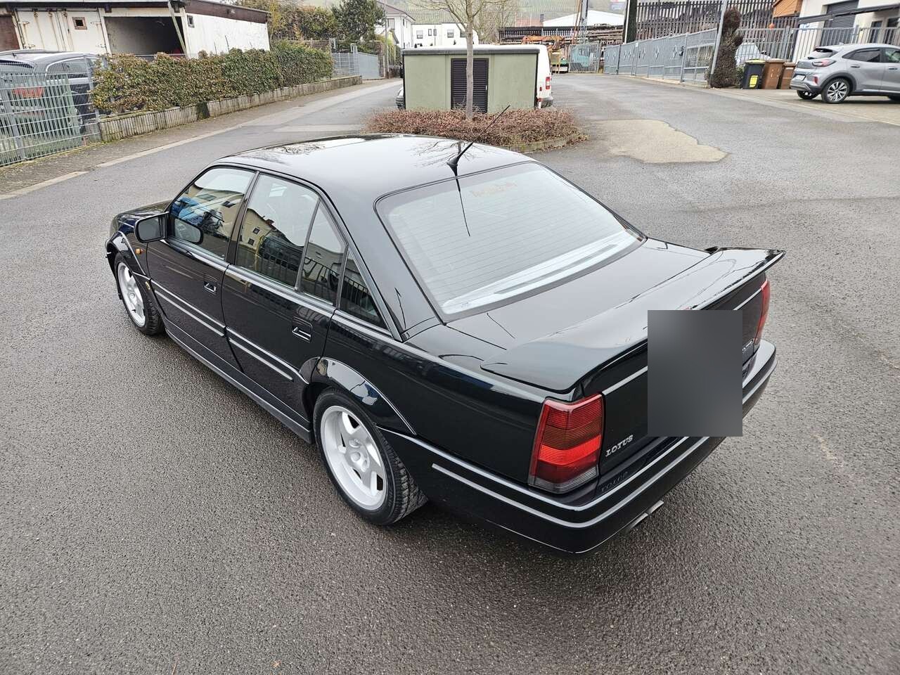 1993 Lotus Omega