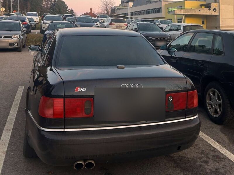 1999 Audi S8 4.2 quattro