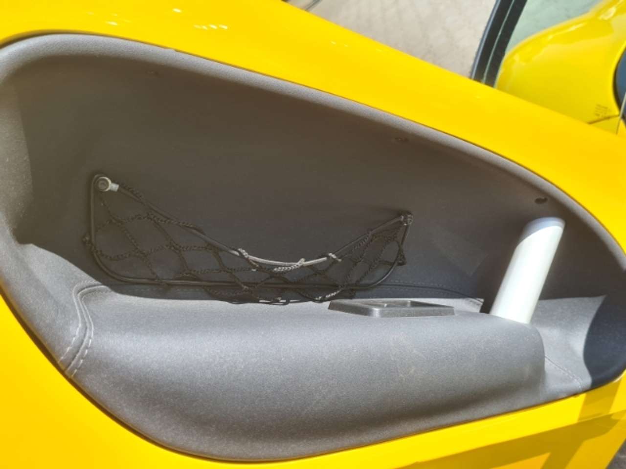 1999 Renault Sport Spider (windscreen)