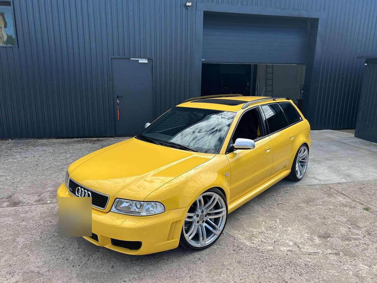 2000 Audi RS4 Avant (B5)