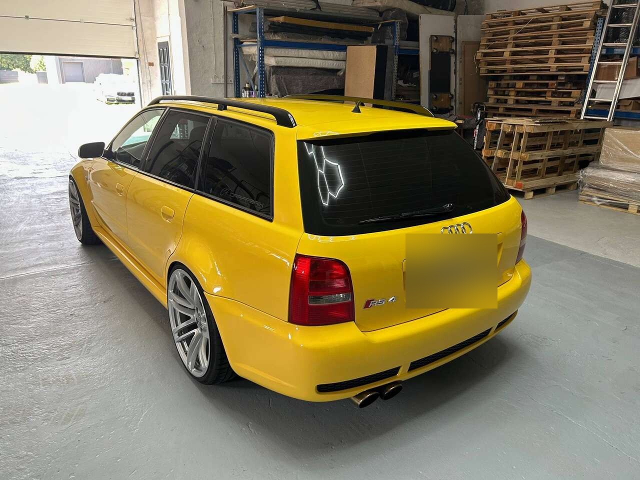 2000 Audi RS4 Avant (B5)