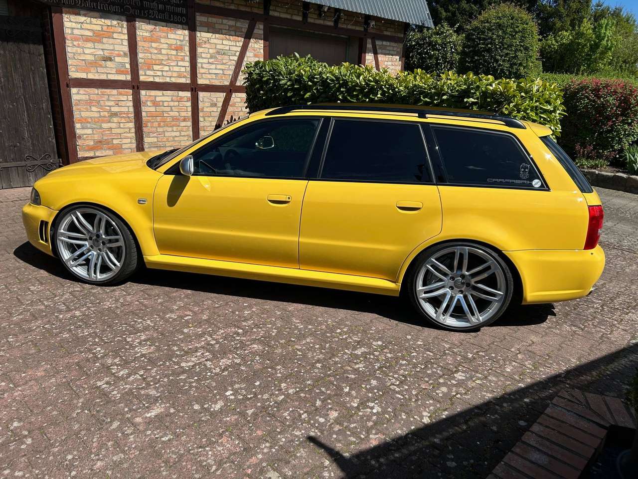 2000 Audi RS4 Avant (B5)